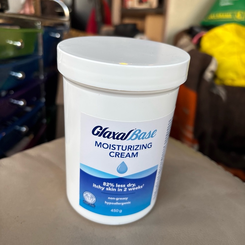 Glaxal Base Moisturizing Cream 450g.  New sealed.